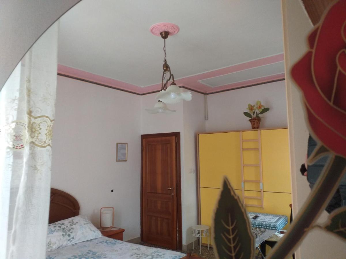 Bed & Breakfast La Rosa Rossa Cagli Exterior foto